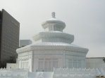 A famous building made in 1:1 out of SNOW